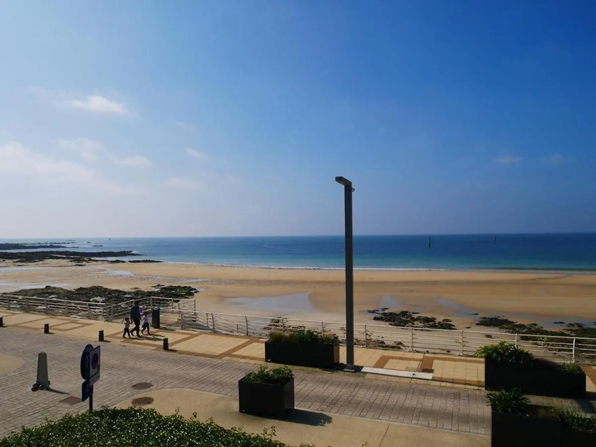 Quiberon: Appartement 3 Pieces Avec Balcon Et Parking Pres Du Centre - Fr-1-478-37 Γαλλία